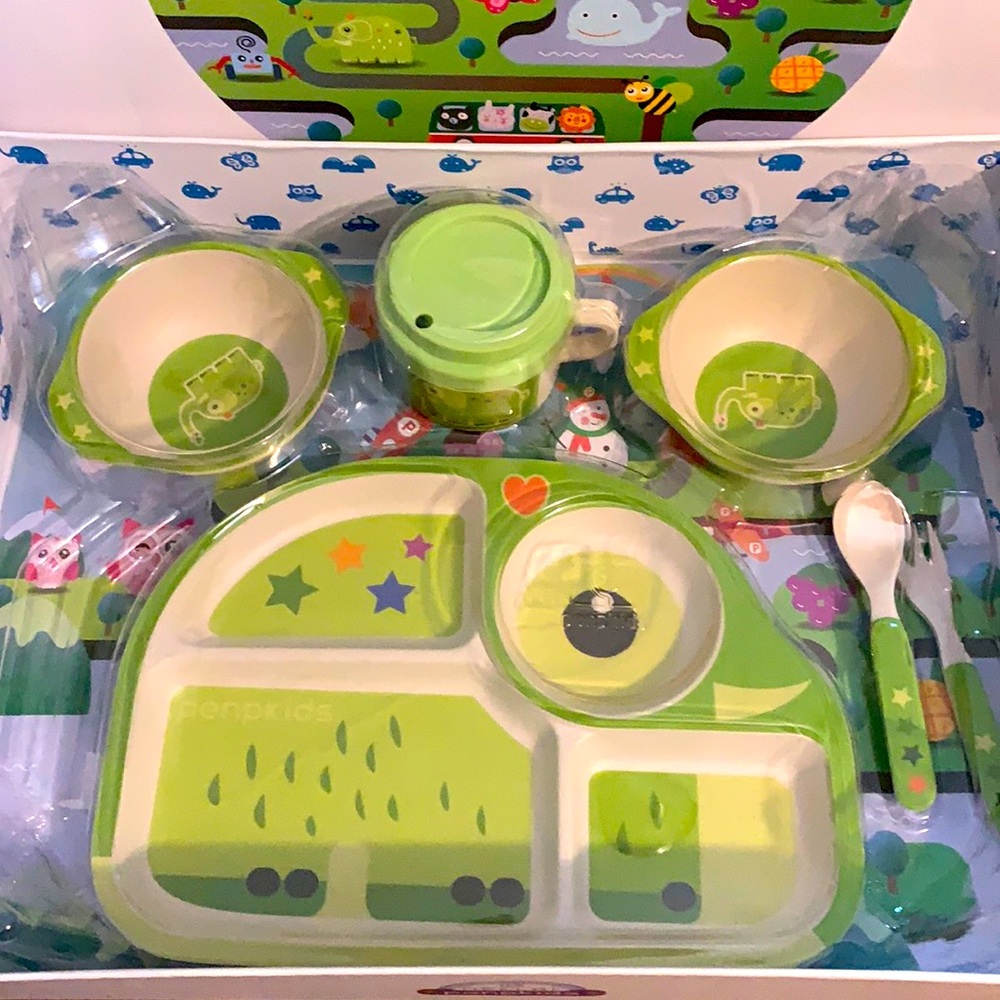 Kids dinnerware set. Green elephant design